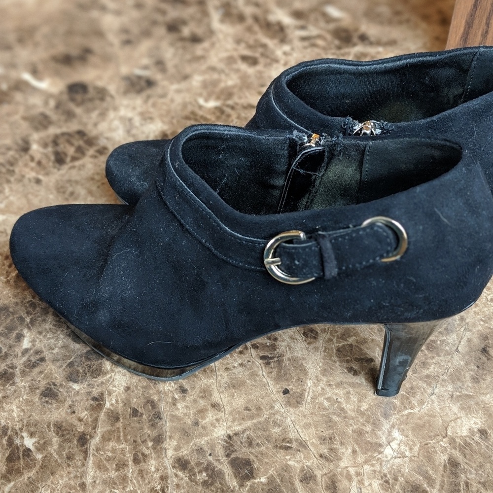Bandolino bootie heels